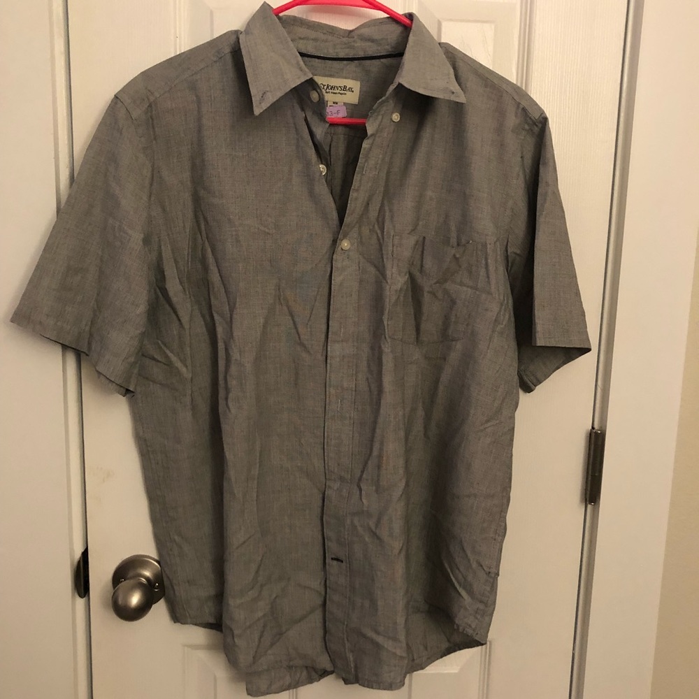 Short sleeve button down